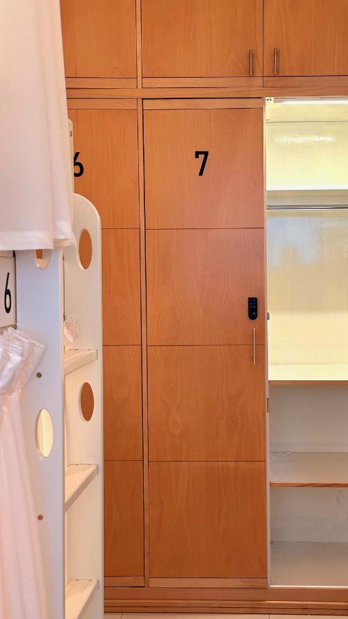 Westay Hostel Дубай Екстериор снимка